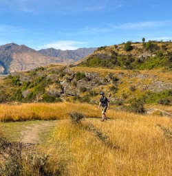 guests explore Rocky Mountain Track Wanaka MP23FEB26