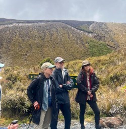 guests explore Tongariro SN13JAN26