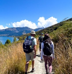 guests explore Wanaka PS09FEB26