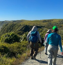 guests explore West coast MP16MAR26