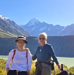guests explore aoraki mt cook national park PS16MAR27