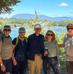 guests explore fiordland national park GE19JAn26