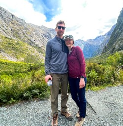 guests explore in Fiordland National Park RM09MAR26