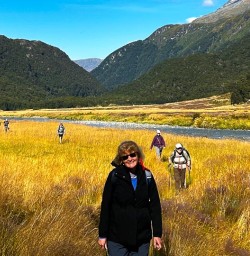 guests explore in Siberia Valley GE16FEB26