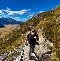 guests explore mt cook national park RM23FEB26