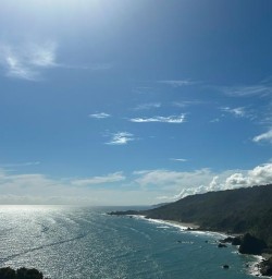 guests explore west coast GE30MAR26