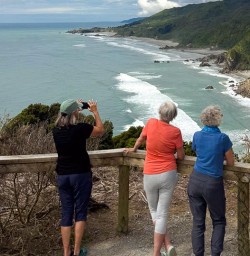 guests explore west coast RM12JAN26