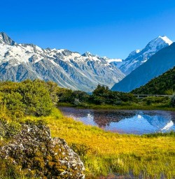 guests exploring Aoraki Mt Cook National Park GE26JAn26