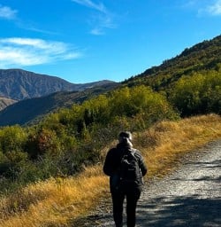 guests exploring Arrowtown GE30MAR26