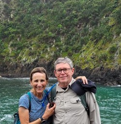 guests exploring Cathedral Cove SN18NOV25