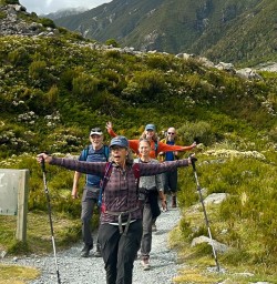 guests exploring Mt cook national park GE08DEC25