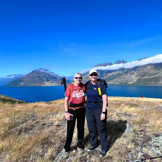 guests exploring Queenstown trails RM09FEb26