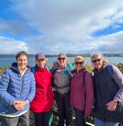 guests exploring Stewart Island Ulva Island GW18NVO25
