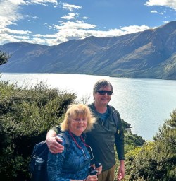 guests exploring Wanaka GE16FEB26