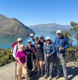 guests exploring Wanaka area GE10NOV25