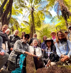 guests exploring and hiking Whanganui National Park GN09MAR27