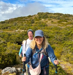 guests exploring in fiordland national park MP09FEb26