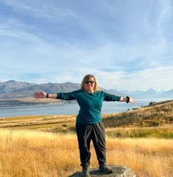 guests exploring mackenzie country MP23MAR26