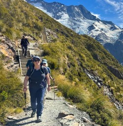 guests exploring mt cook national park MP16MAR26