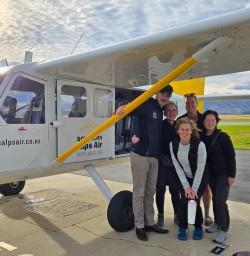 guests fly into Siberia Valley Mt Aspiring National Park PS09MAR26