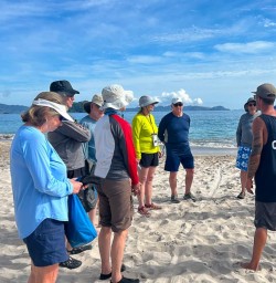 guests getting ready to kayak in Cathedral Cove SN06JAN26