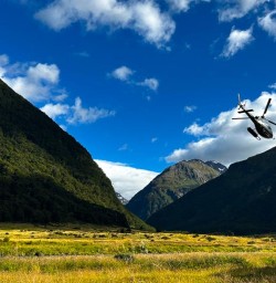 guests heli flight Siberia Valley GE26JAN27
