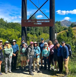 guests hike Arrow River Trail GE12JAN26