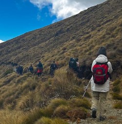 guests hike Kepler Track GW27DEC25