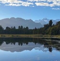 guests hike Lake Matheson GE23FEB26