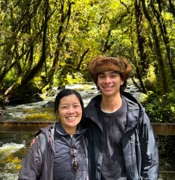 guests hike Milford track GW17NOV25