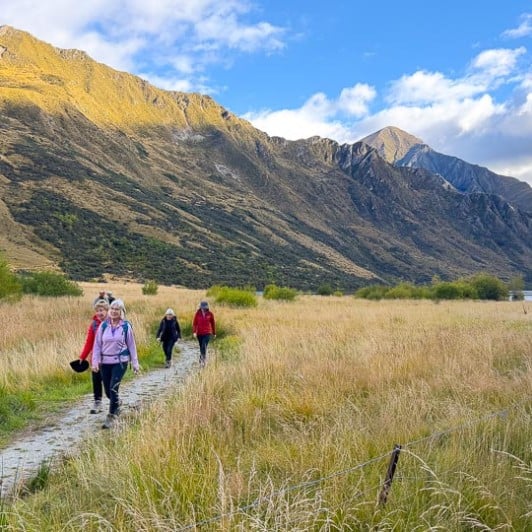 guests hike Moke Lake KC16MAR26