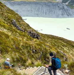 guests hike iin mt cook national park RM12JAN26