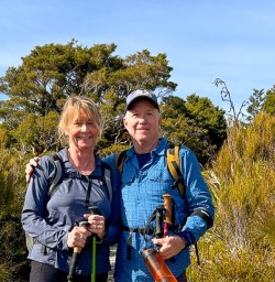 guests hike in Fiordland National Park RM09MAR26