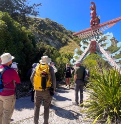 guests hike in Kaikoura MP02MAR26