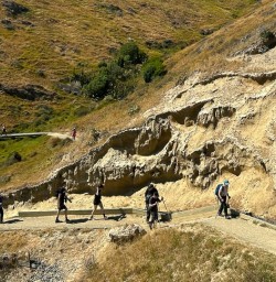 guests hike in Mackenzie Country MP01DEC25