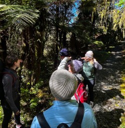 guests hike on Milford Track GW09DEc25