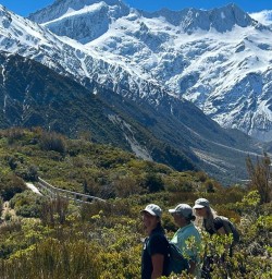 guests hike to Red Tarns Mount Cook National Park PS27OCT27