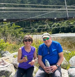 guests hike west coast MP19JAN27