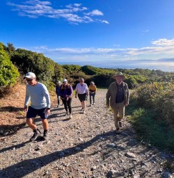 guests hike west coast RM09FEB26