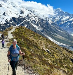 guests hiking Mt Cook Aoraki National park KC10NOV25