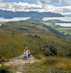 guests hiking Rocky Mountain Track in Wanaka PS19JAN26