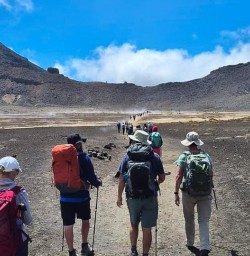 guests hiking Tongariro National Park GN17NOV25