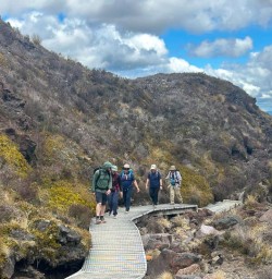 guests hiking Tongariro National Park SN04NOV25