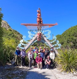 guests hiking in Kaikoura MP03MAR26