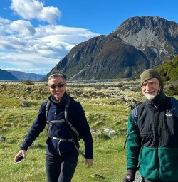 guests hiking in MT COok Aoraki National Park PS10NOV26