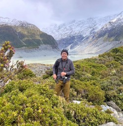 guests hiking in Mt Cook Aoraki National park PS22DEC25