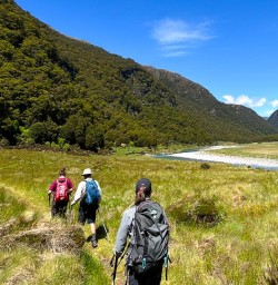 guests hiking in Siberia Valley PS01DEC25