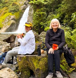 guests hiking milford track GW10FEB26