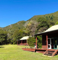 guests hiking to Nydia Hut KC16FEB26