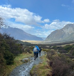 guests in Aoraki Mt Cook National Park GE03NOV25